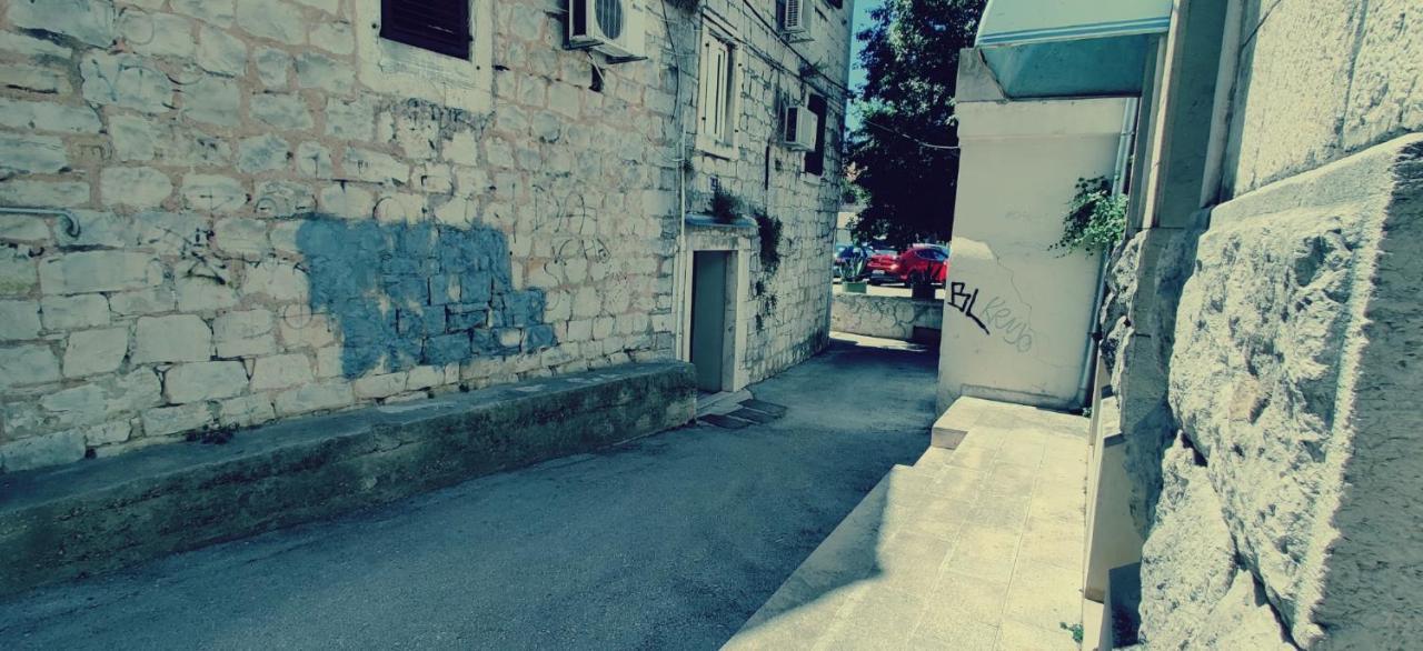 Happy Sun Hotel Split Bagian luar foto